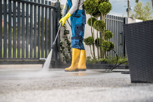 Best Commercial Pressure Washing  in Shorewood, WI